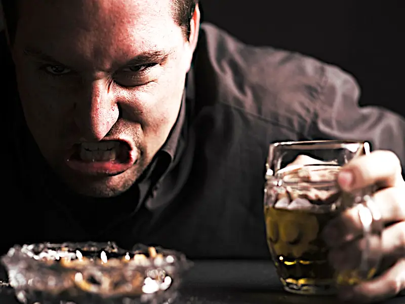 agressivnyj-alkogolik Агрессивный алкоголик